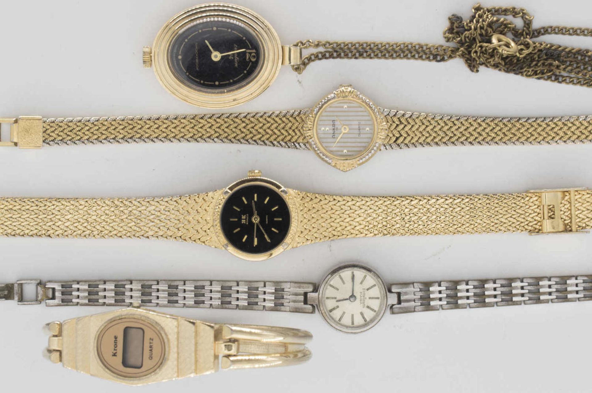 Konvolut Damenarmbanduhren, Schmuckarmband. Bitte besichtigen.Mixed lot of women's wristwatches,