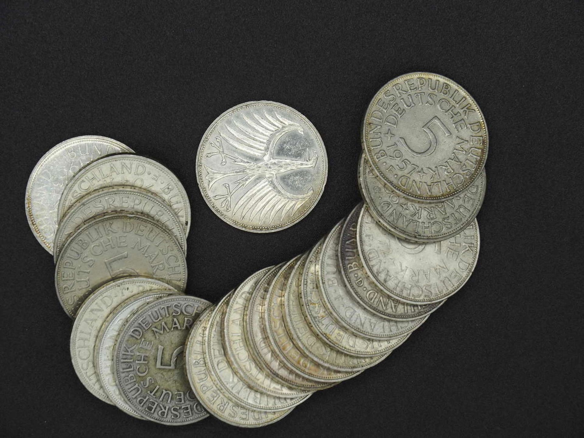 BRD, Lot 5.- DM - Silbermünzen (Silberadler), verschiedene Jahrgänge. Überwiegend VZ.Germany, Lot