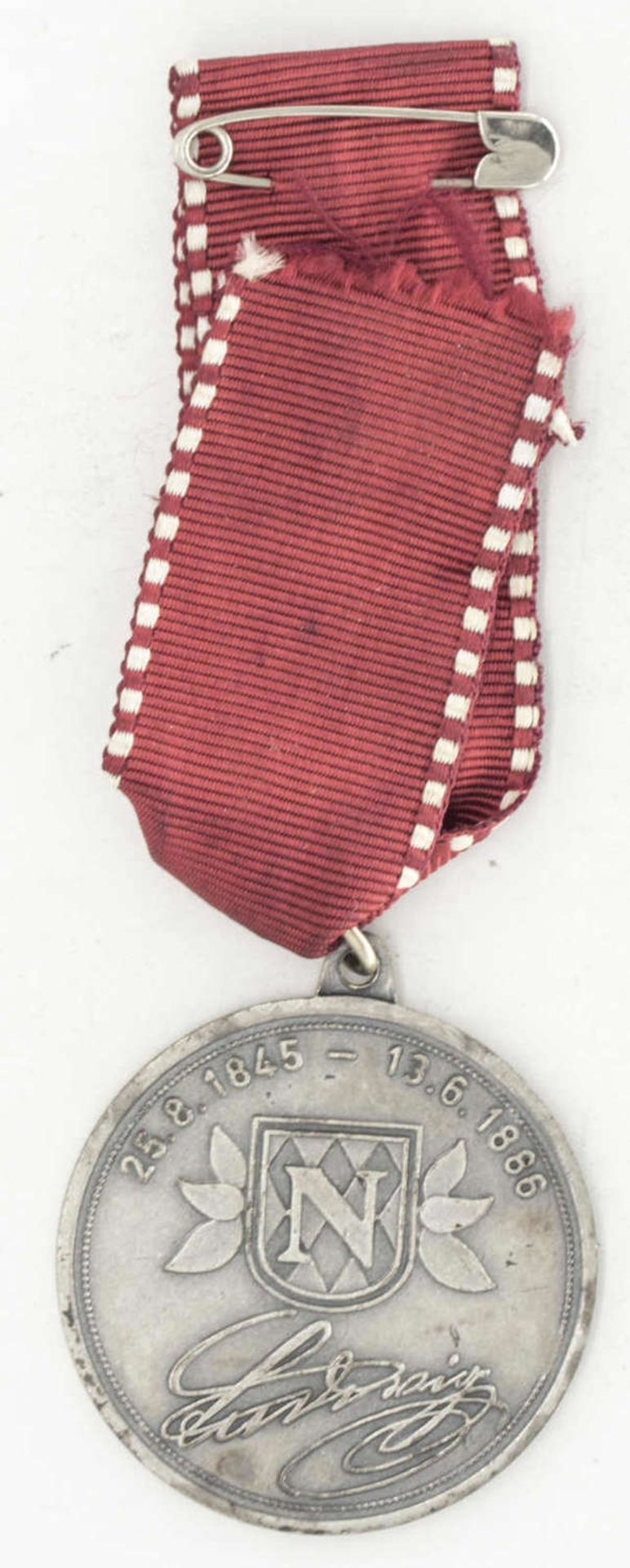 Bayern, Medaille Ludwig II. König von Bayern am Band. Av: Büste Ludwig II. nach rechts. Rv. 25. 8. - Bild 2 aus 2