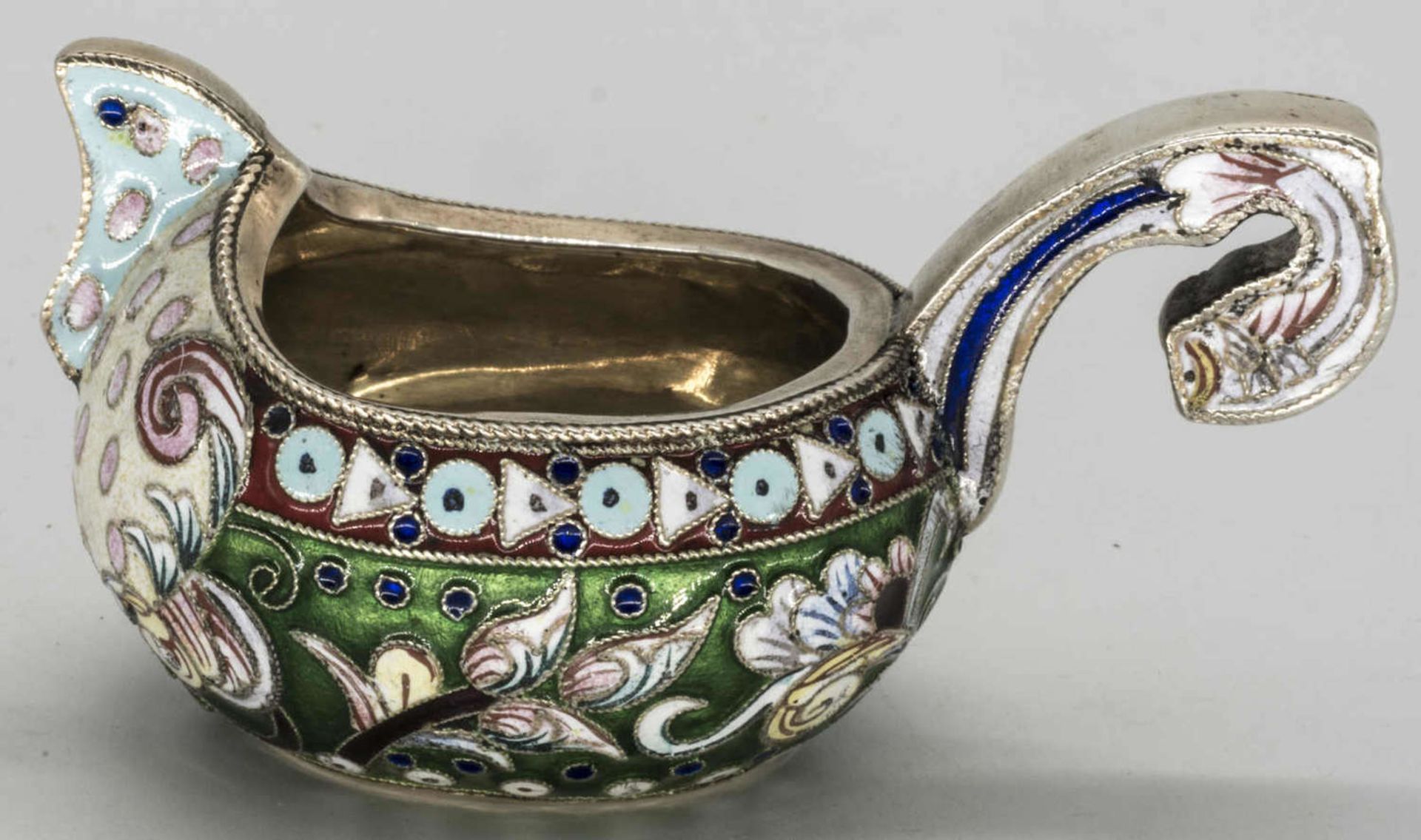 Russischer Cloisonné Kowsch, (1899 - 1908), Silber, oval, verschiedenfarbig floral ornamental