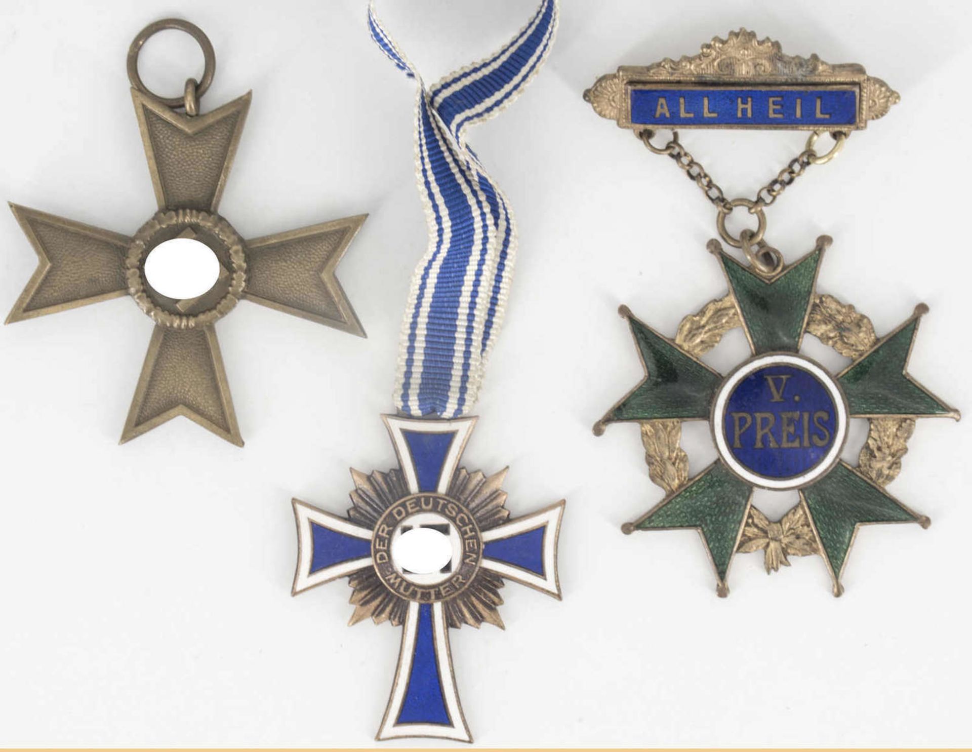 Deutsches Reich 1938/39, Lot Orden, bestehend aus Mutterkreuz Bronze, emalliert,