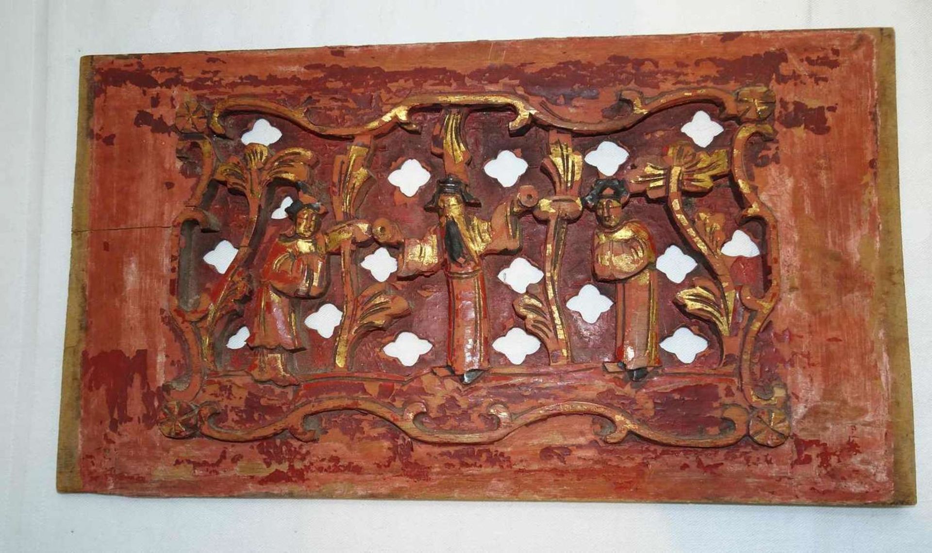 Sehr alte Holzpanelle China, teilweise noch Reste alter Vergoldung. Höhe ca. 15,5 cm, Breite ca.