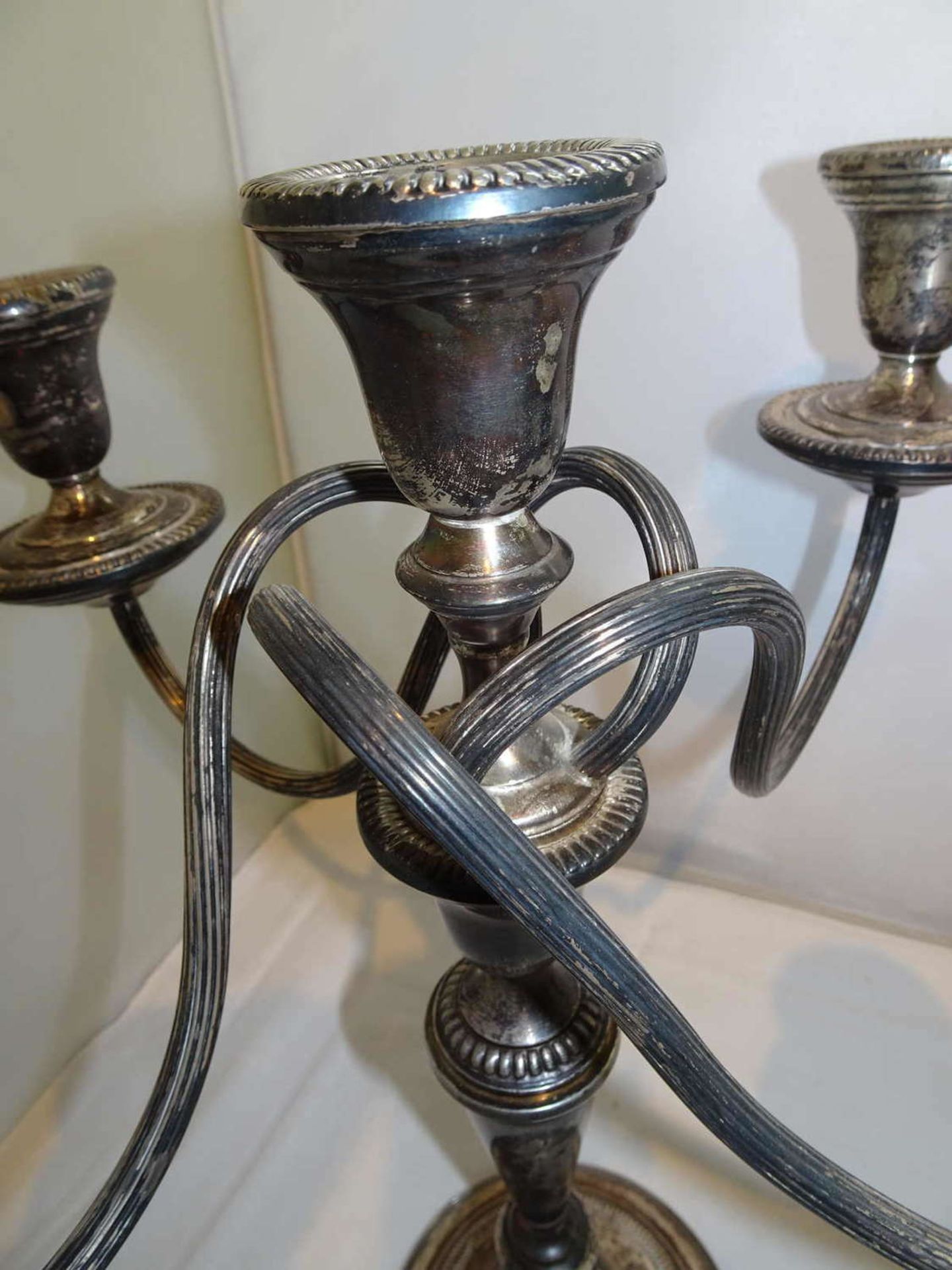 Silberner Kerzenleuchter Firma J.E. Caldwell & Co. 5-flammig, schön ausgearbeitet. Gewicht ca. 2,2 - Image 3 of 4