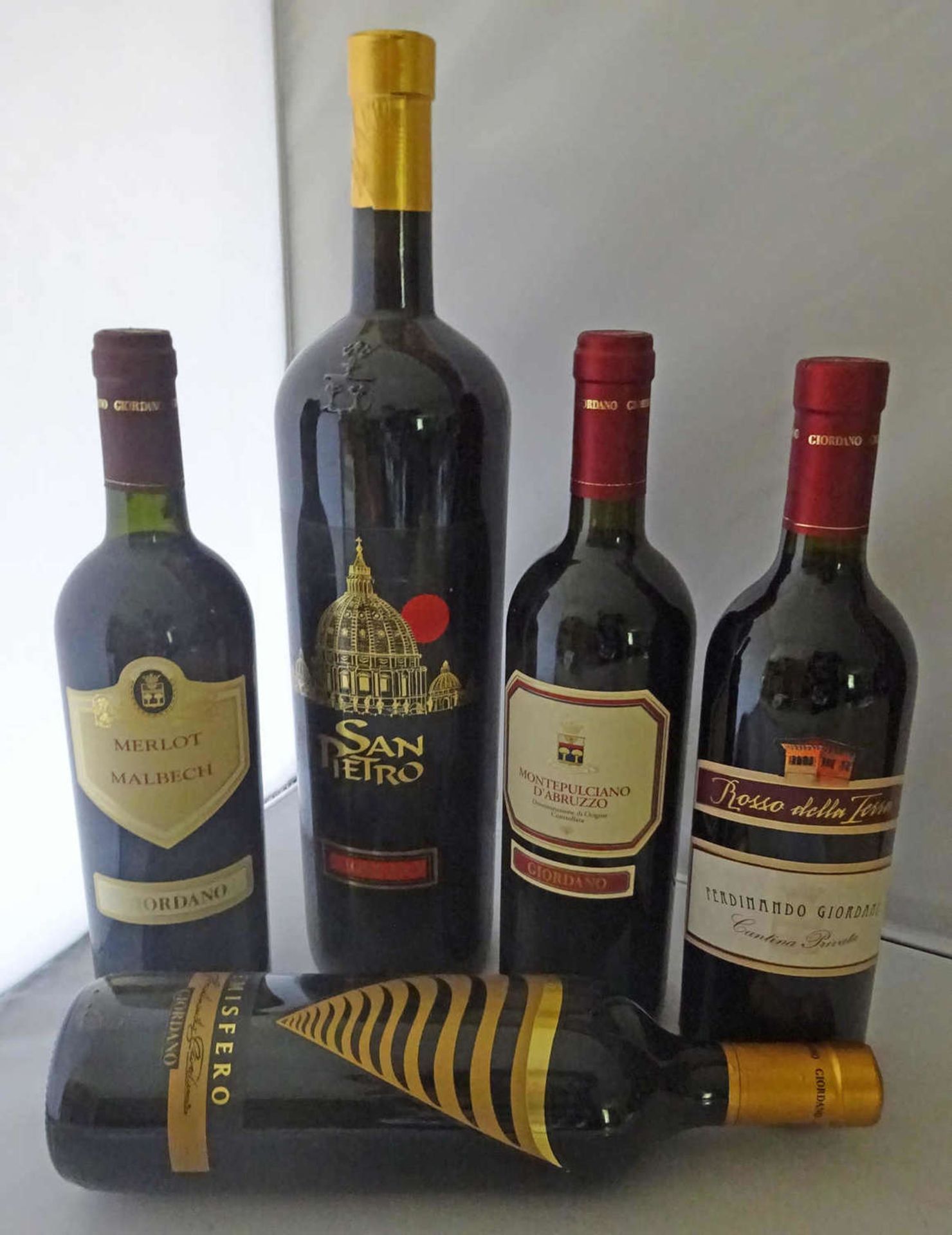5 Flaschen Wein aus Italien, verschiedene Jahrgänge und Sorten, dabei 1 Flasche San Pietro 1,5l.5