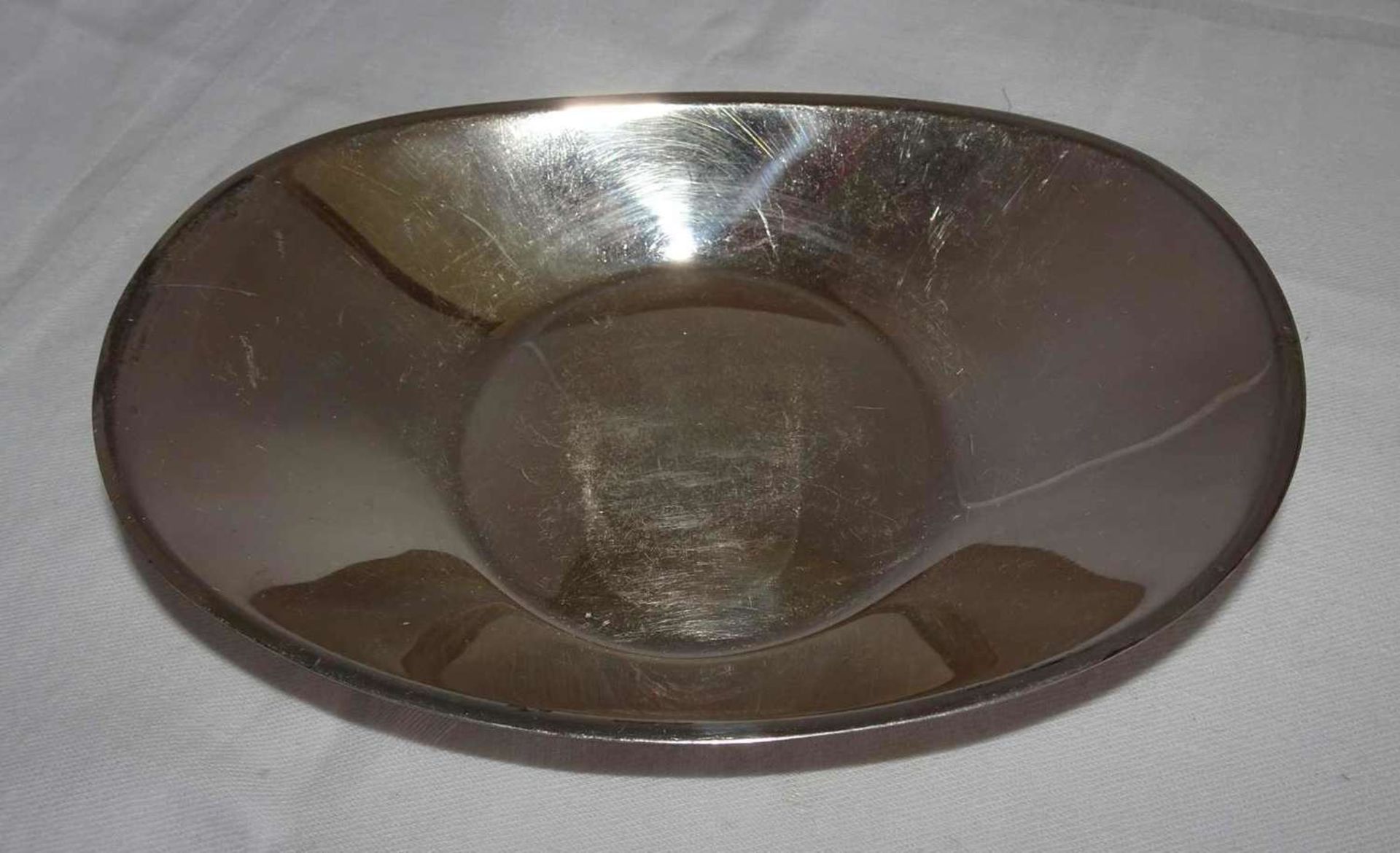 Silberschale, gemarkt mit Wilkens, Mod. Nr. 8110, 835er Silber. Gewicht ca. 93,7 gr.Silver bowl,