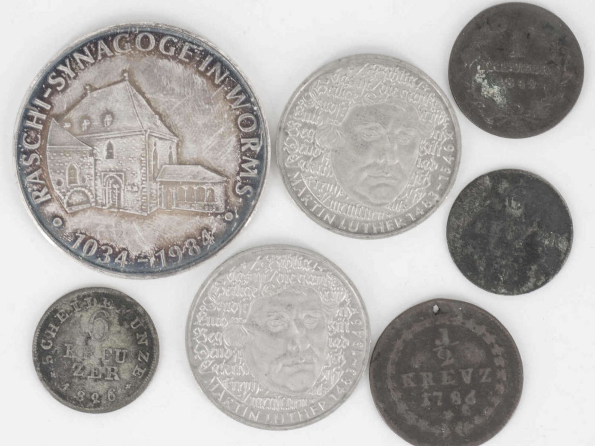 Deutschland 1786 / 1984, Lot Münzen und Medaille, bestehend aus 1786 1/2 Kreuzer, 1826 6 Kreuzer,