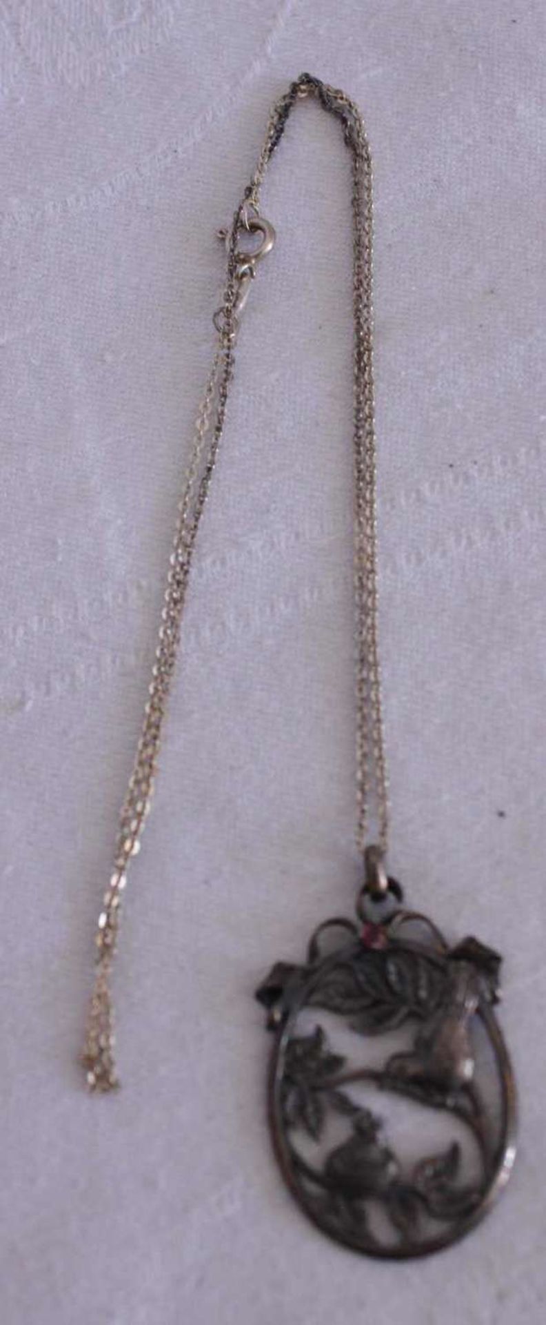 Kette mit Anhänger, Anhänger gepunzt FM84 Sterling "Vogel füttert Baby´s"Chain with pendant, pendant