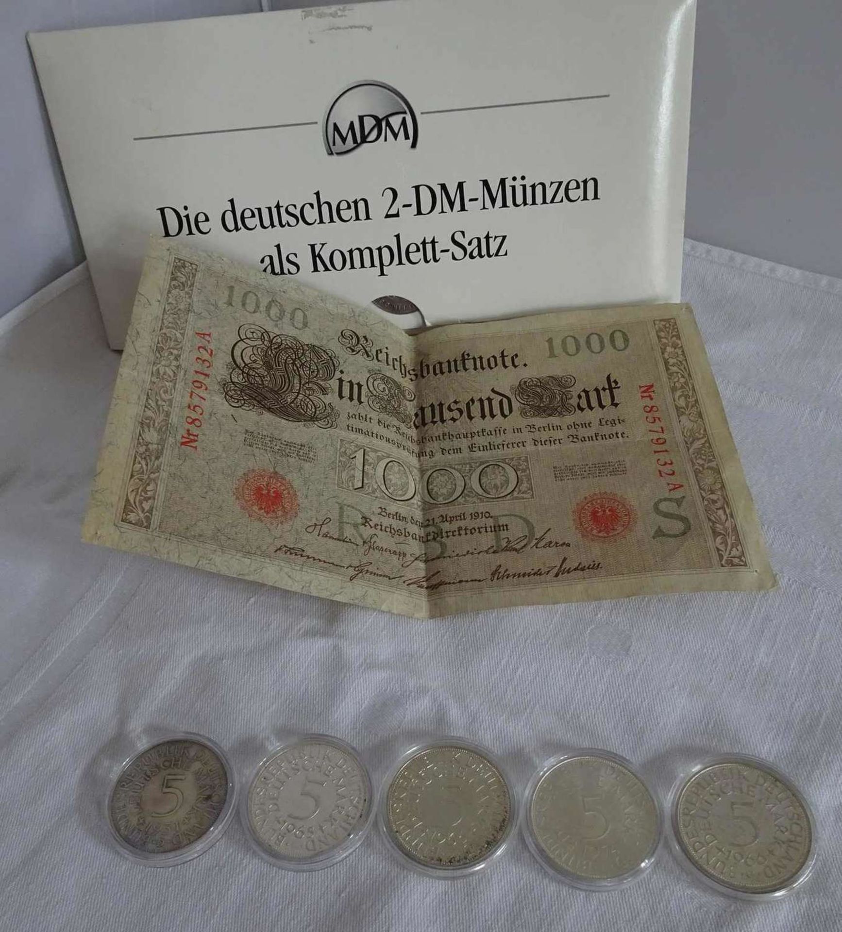 Lot BRD Münzen, bestehend aus 5x 5 DM, 6x 2 DM, sowie 1000 Mark Schein von 1910Lot FRG coins,