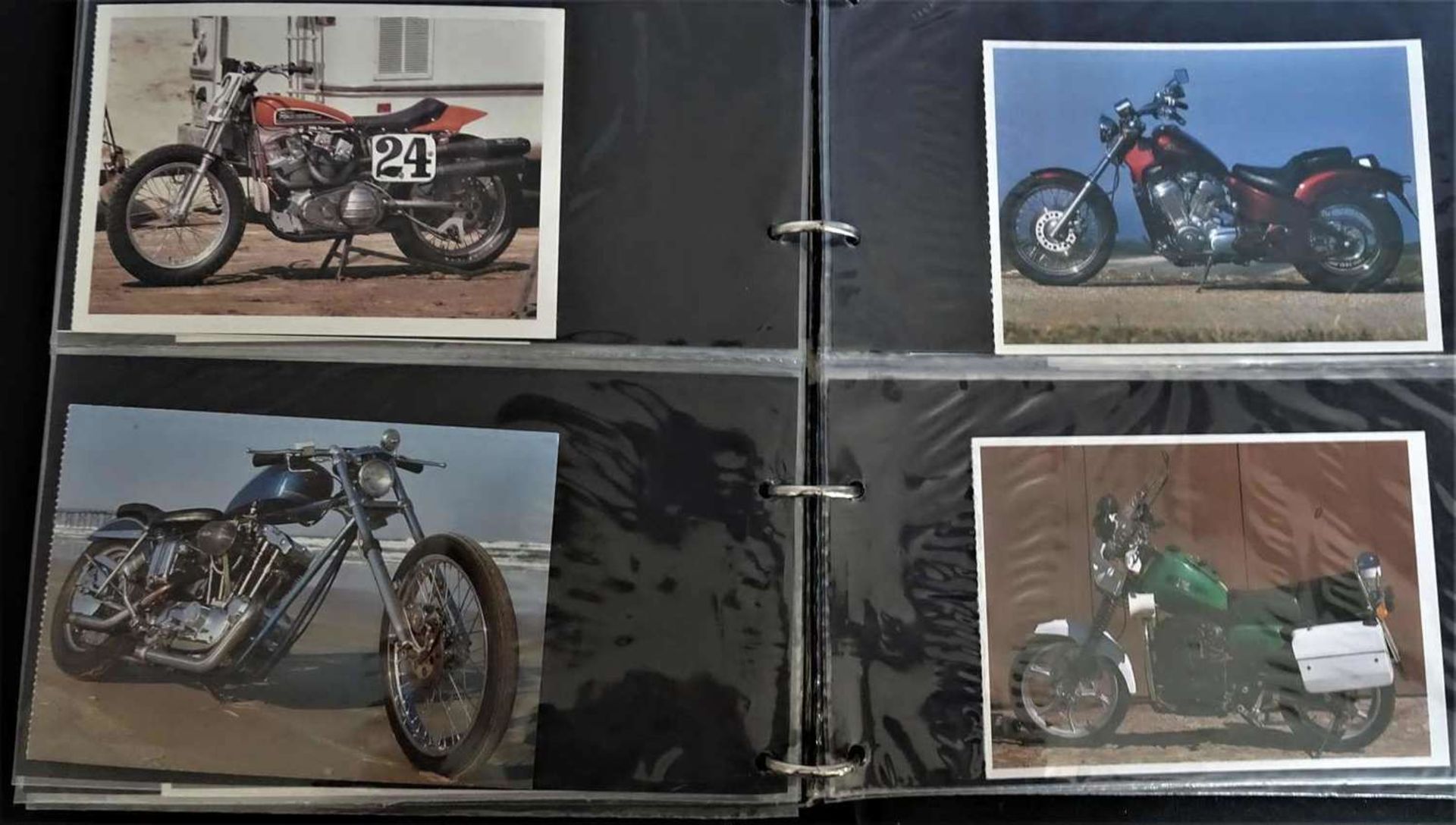 farbige Postkarten mit Motorrad-Motiven im Sammelalbum, einige Harley Davidson Motive, 61 Stück. - Bild 3 aus 3