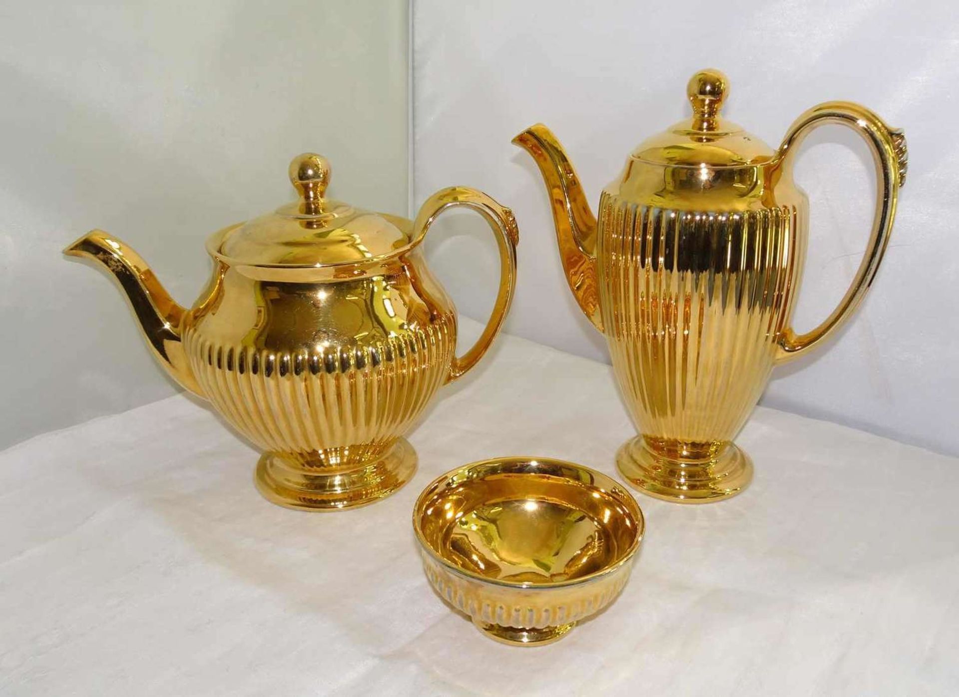 Porzellan Kaffeekern vergoldet, Hersteller Royal Winton Grimwades England. Sehr guter Zustand.