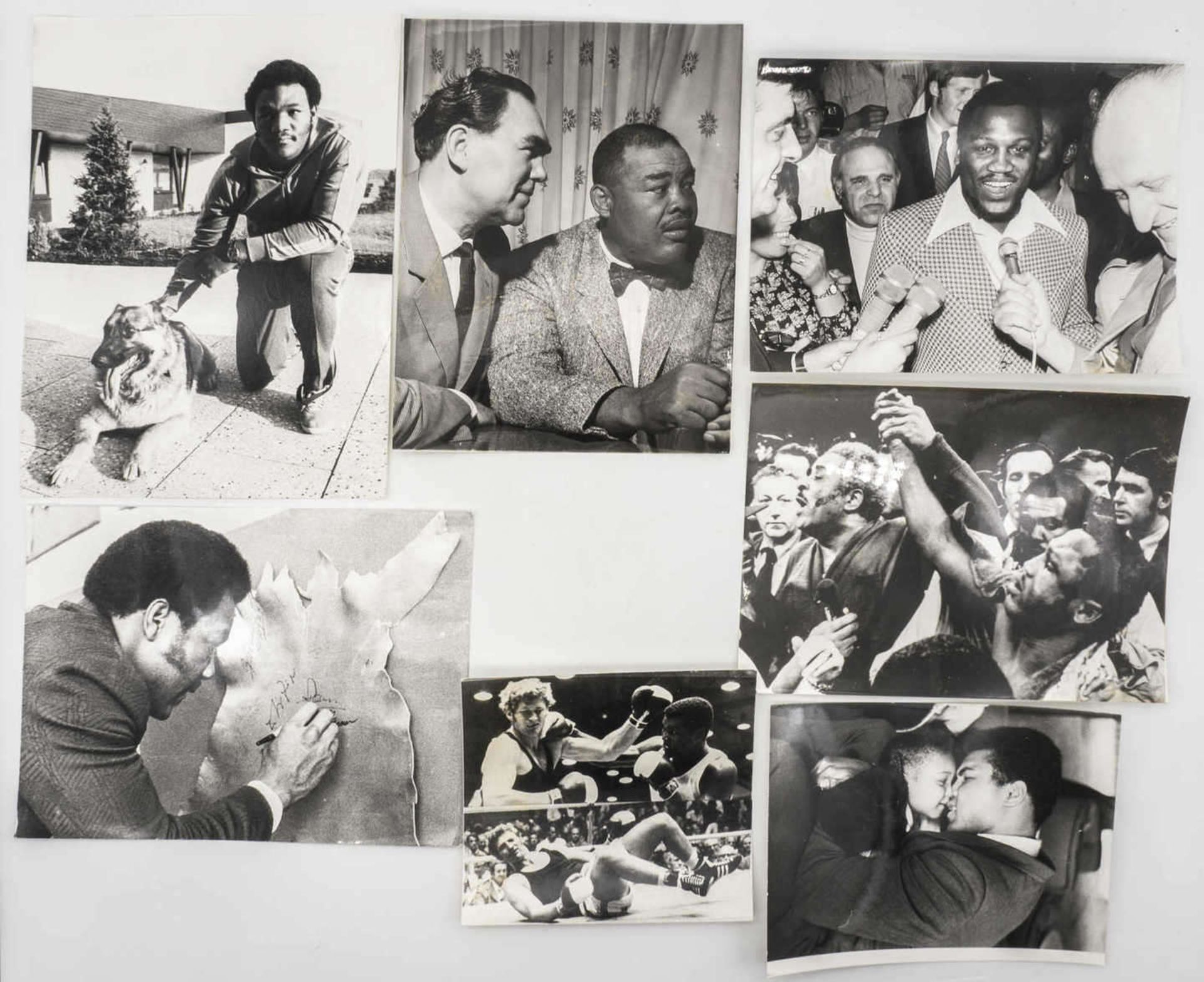Lot 7 Pressefotos "Joe Frazier, Cassius Clay, George Foreman, Floyd Patterson und Ingemar