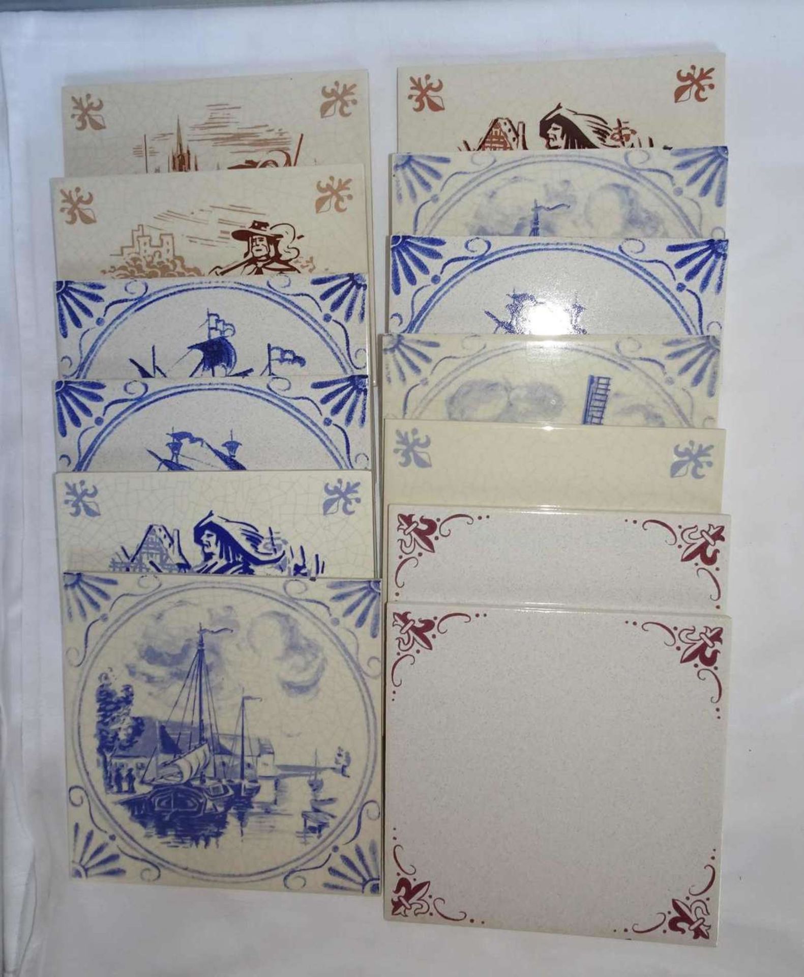 13 Stück Wandfliesen aus Keramik; Maße ca. B 15 x H 15 cm