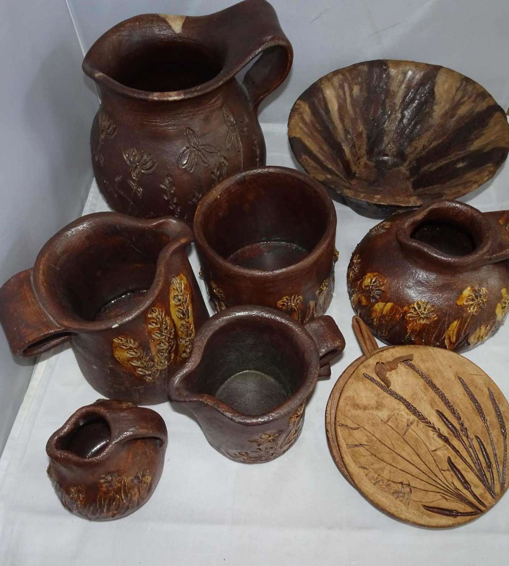 Lot Keramik, braun lasiert, meist signiert mit GEH, dabei Vasen, Krüge, Töpfe, etc. Bitte