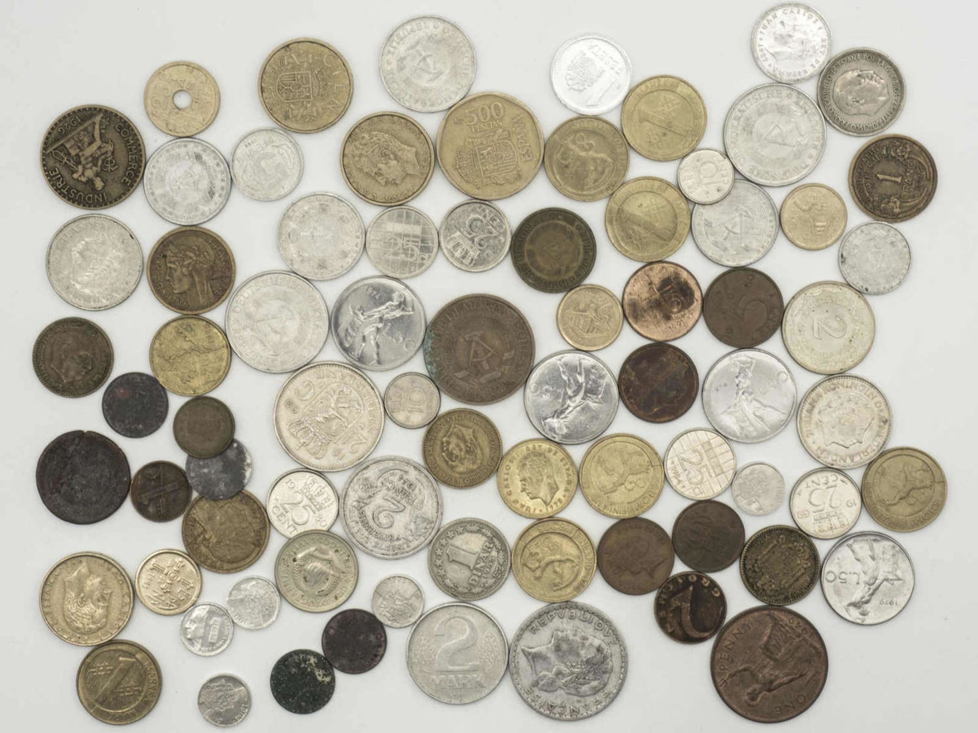 Lot Münzen aus Europa, dabei Niederlande, Italien, Spanien, DDR etc.