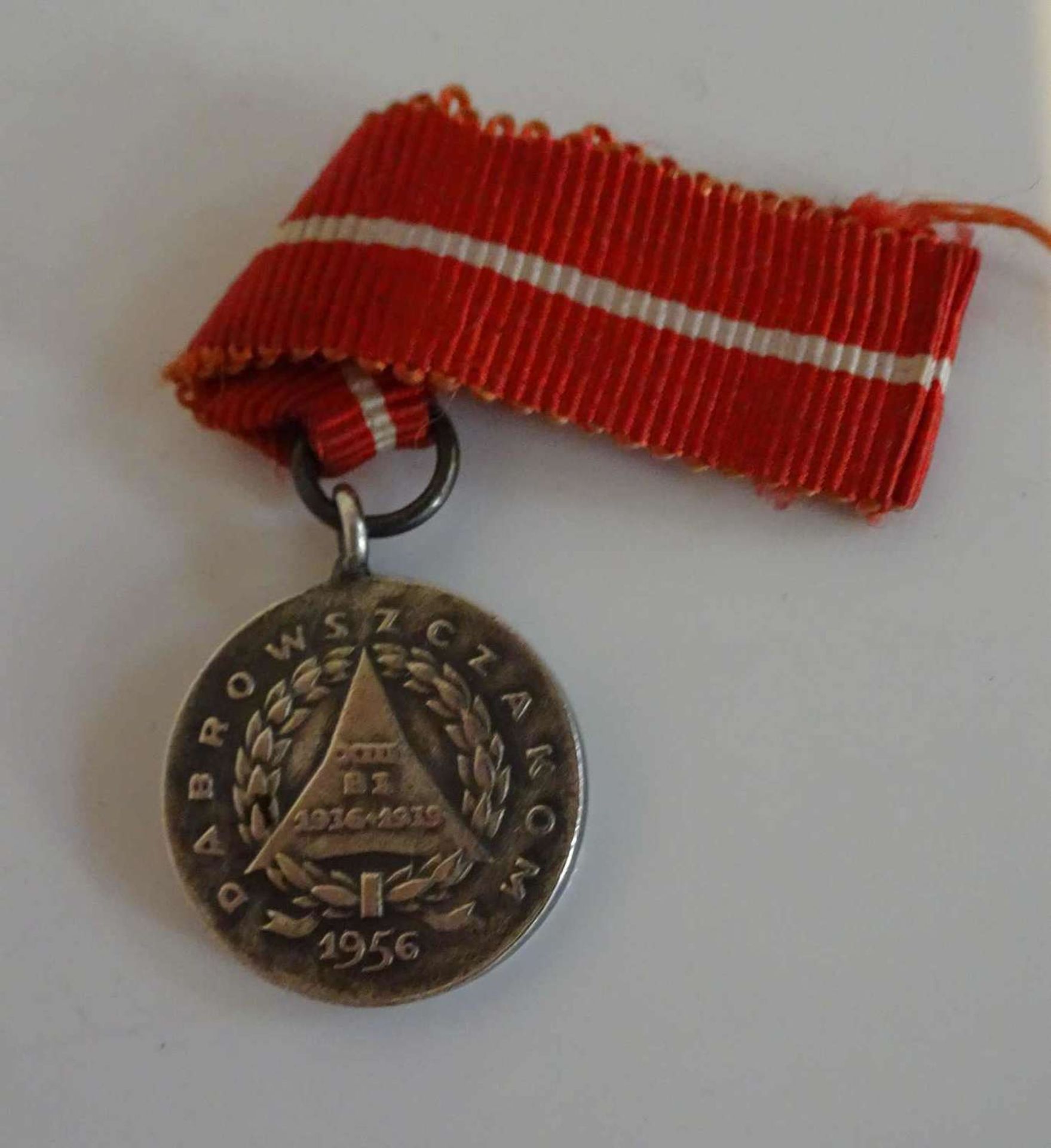 1 polnischer Orden am Band, 1956 1 Polish medal on ribbon, 1956 - Bild 2 aus 2