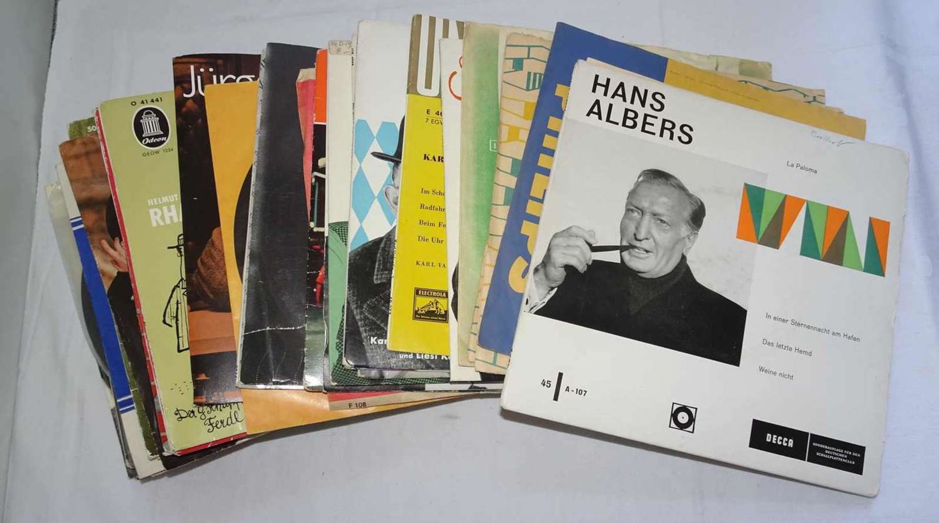 ein schönes Lot Singles, dabei auch seltenere, z.B. Paul Münch, Hans Albers, Berthold Brecht,