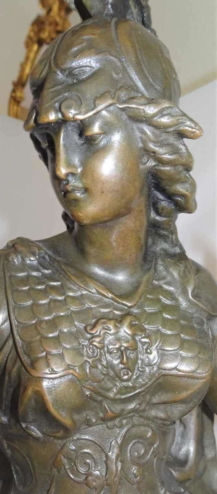 B.C. Zheng (xx), Bronzefigur "Fortuna auf Thron", Maße ohne Sockel: Höhe ca. 40 cm, Breite ca. 14 - Image 3 of 5