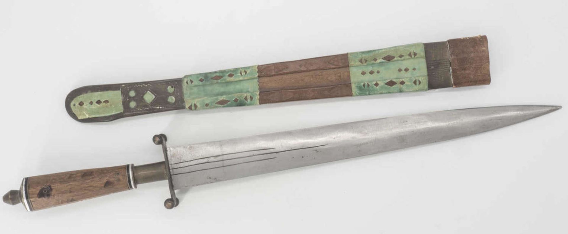 Kurzschwert, Holzgriff mit Metall - Intarsien, Messing - Knauf und Handschutz, Lederscheide mit - Bild 2 aus 3