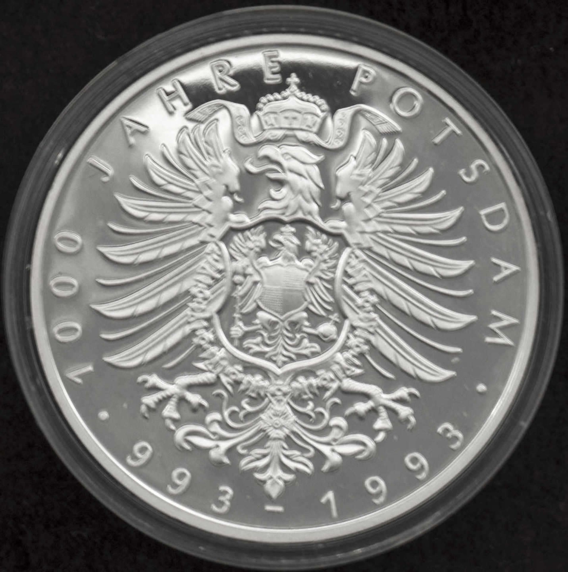 Russland, Medaille Schloss Sanssouci. Silber 999 gepunzt. Gewicht: ca. 20 g. Erhaltung: PP. Russia, - Bild 2 aus 2