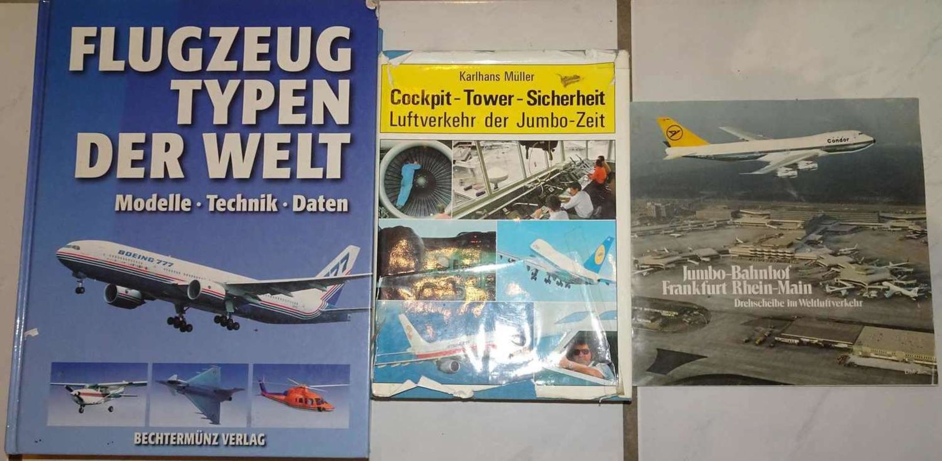 3 Bücher zum Thema Flugzeuge, dabei 1 Jumbo Bahnhof FFM, 1 Cockpit-Tower-Sicherheit, 1 Flugzeug