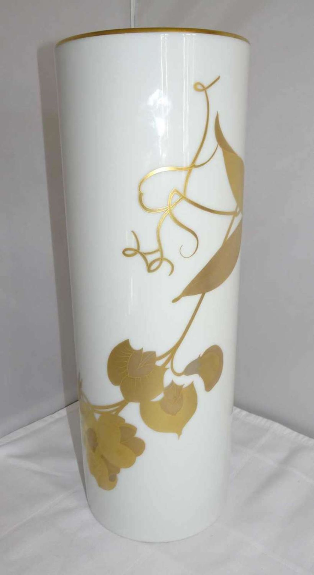 Hutschenreuther Vase - 25 Jahre Tchibo 1974 - Leonhard Paris, Decor Montebello. Höhe ca. 32,6 cm