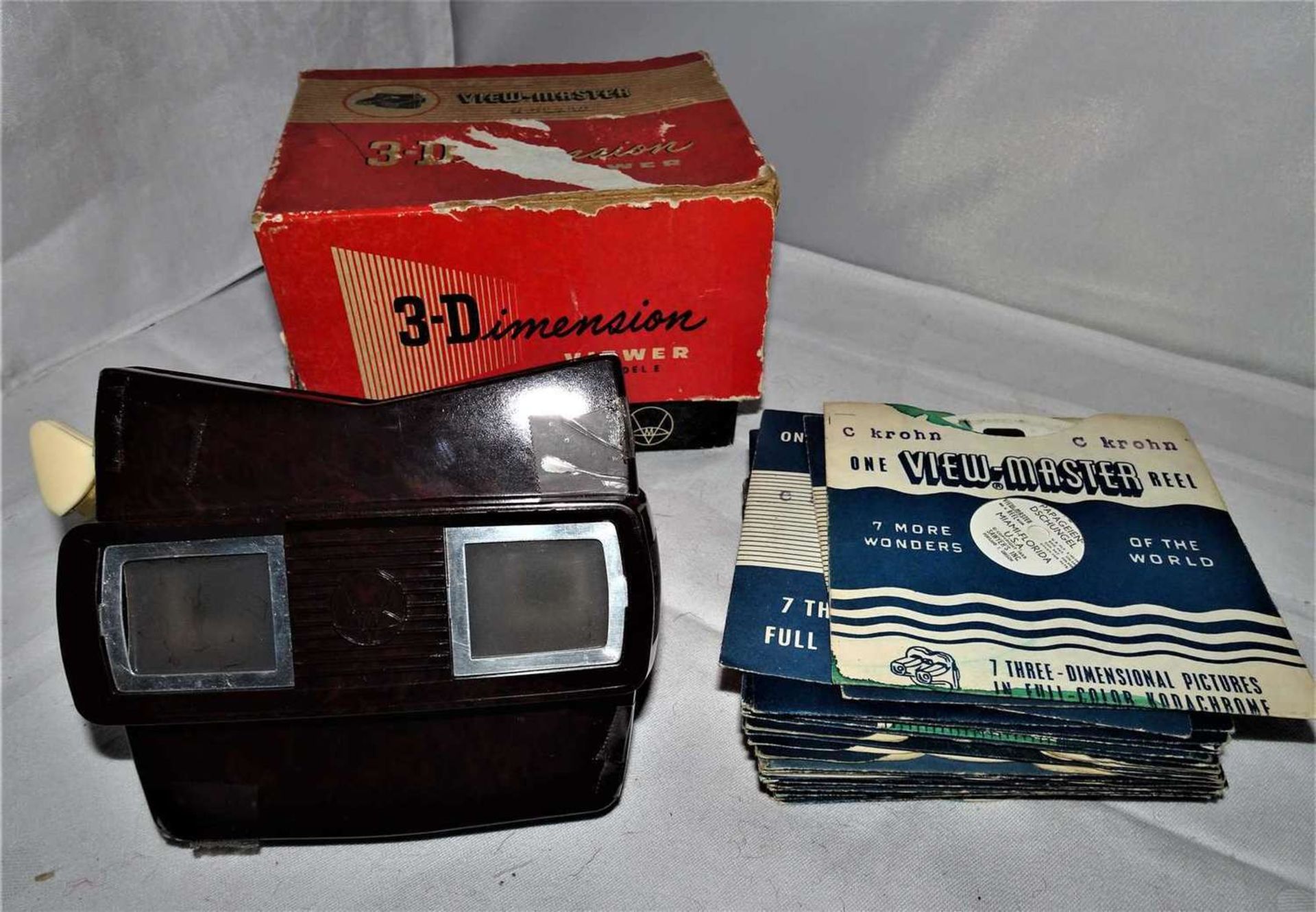 1 View Master 3-D mit Bildscheiben, dabei z.B. US-Armee, Niagarafälle im Okt, etc. 1 View Master 3- - Bild 2 aus 2