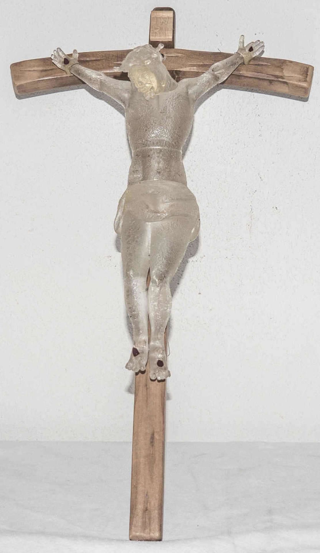 INRI, Holzkreuz mit Christuskörper aus Glas. Höhe ca. 50 cm. INRI, wooden cross with the body of