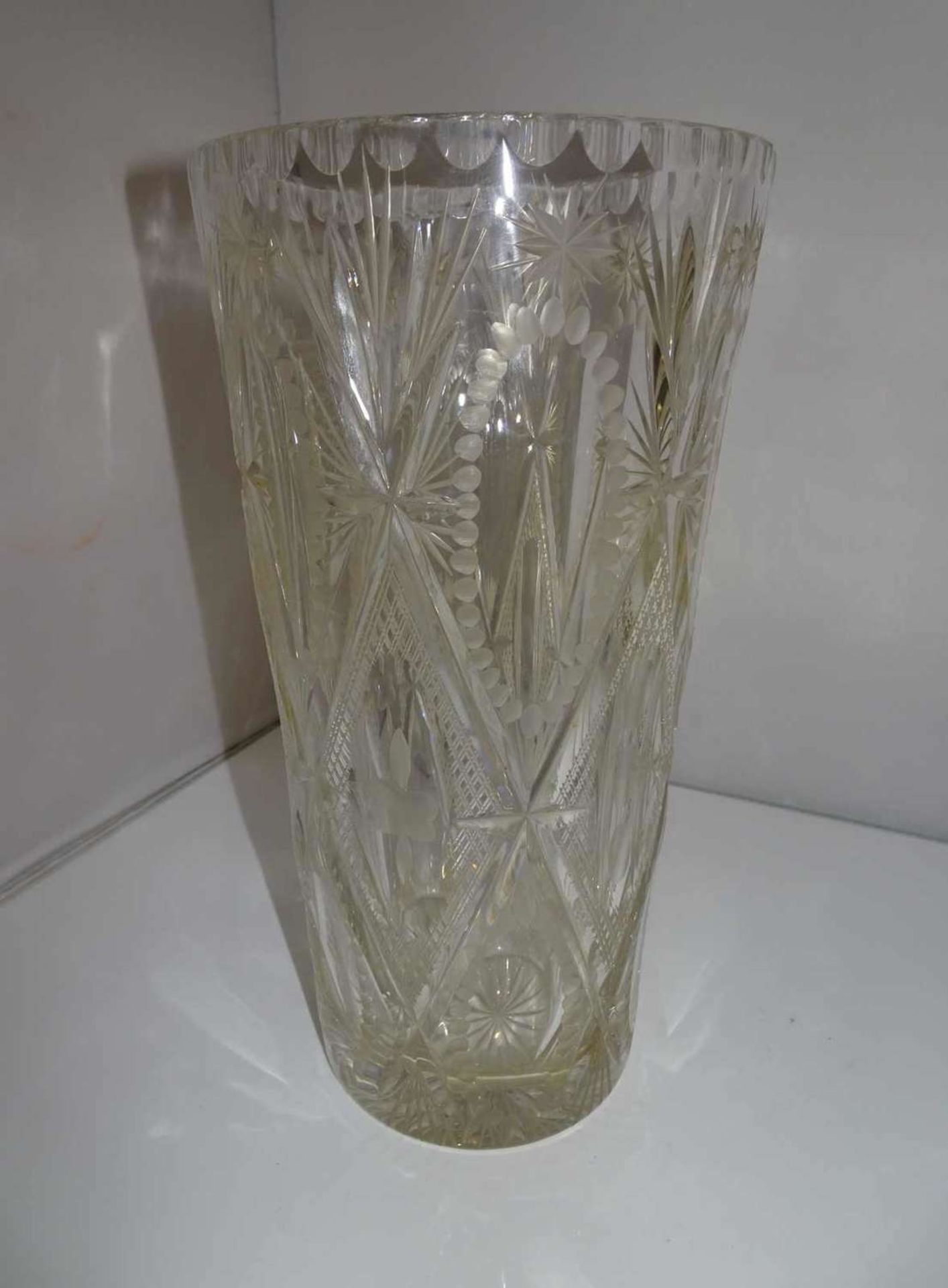 Große Bleikristallvase, geschliffen. Höhe bis ca. 26 cm Large lead crystal vase, cut. Height up to