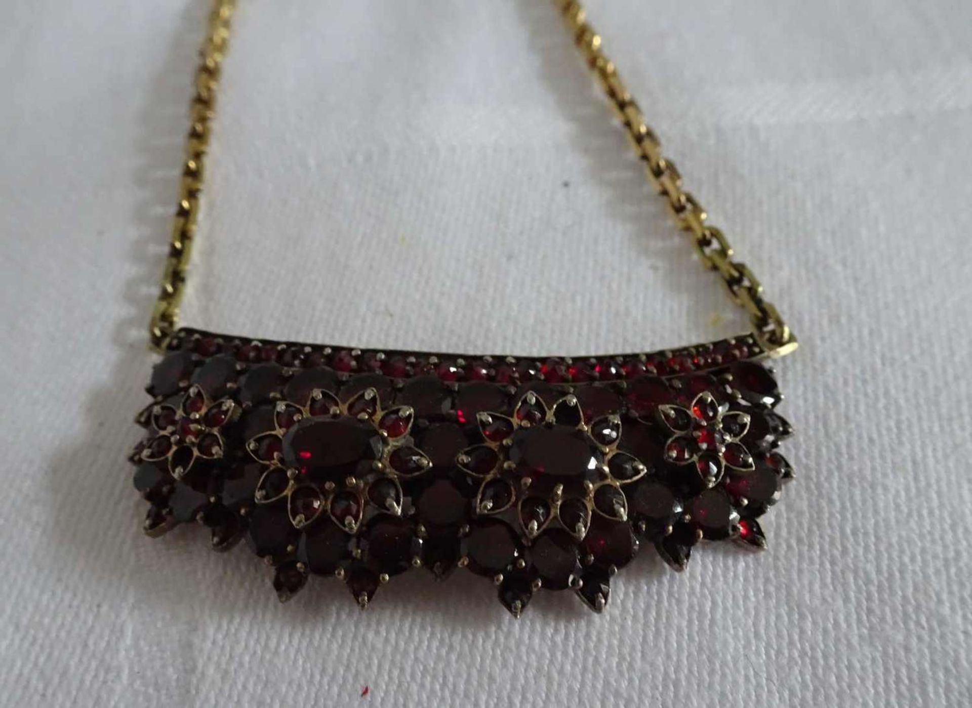 älteres Granatcollier, amerik. Double. Länge ca. 41 cm older garnet necklace, americ. Double. - Bild 2 aus 2