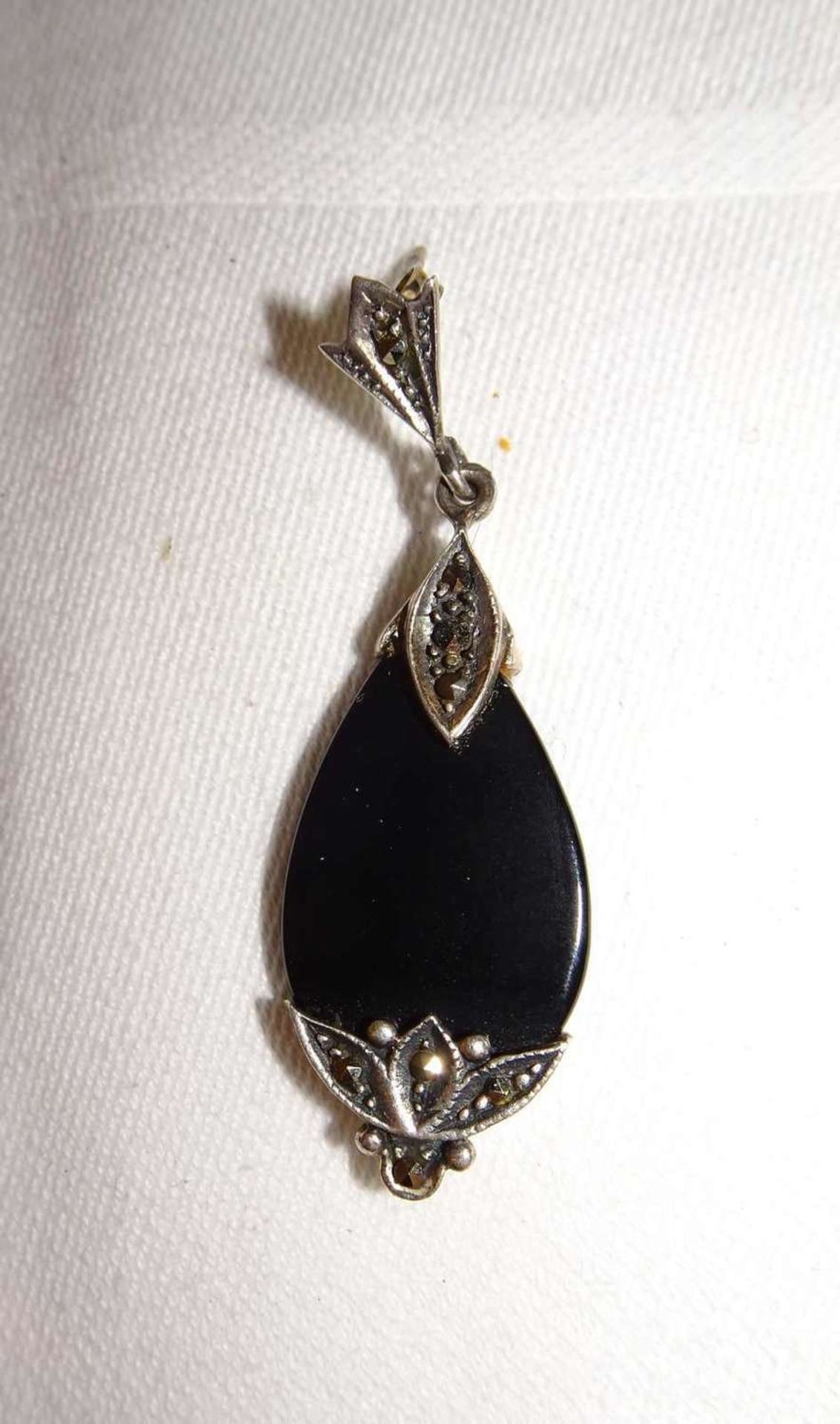 Ohrringe, Jugendstil, Silber, mit Onyx und Markasiten. Earrings, Art Nouveau, silver, with onyx and - Image 2 of 2
