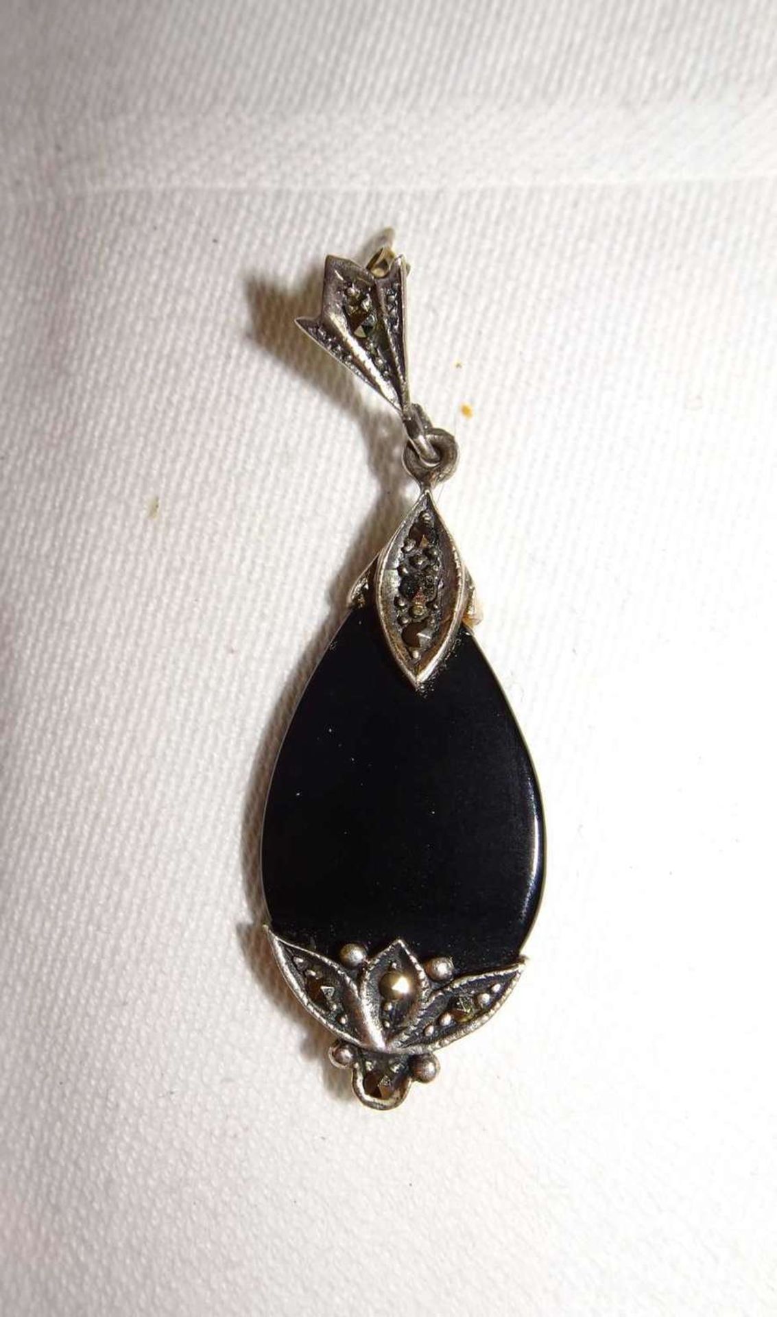 Ohrringe, Jugendstil, Silber, mit Onyx und Markasiten. Earrings, Art Nouveau, silver, with onyx and - Bild 2 aus 2