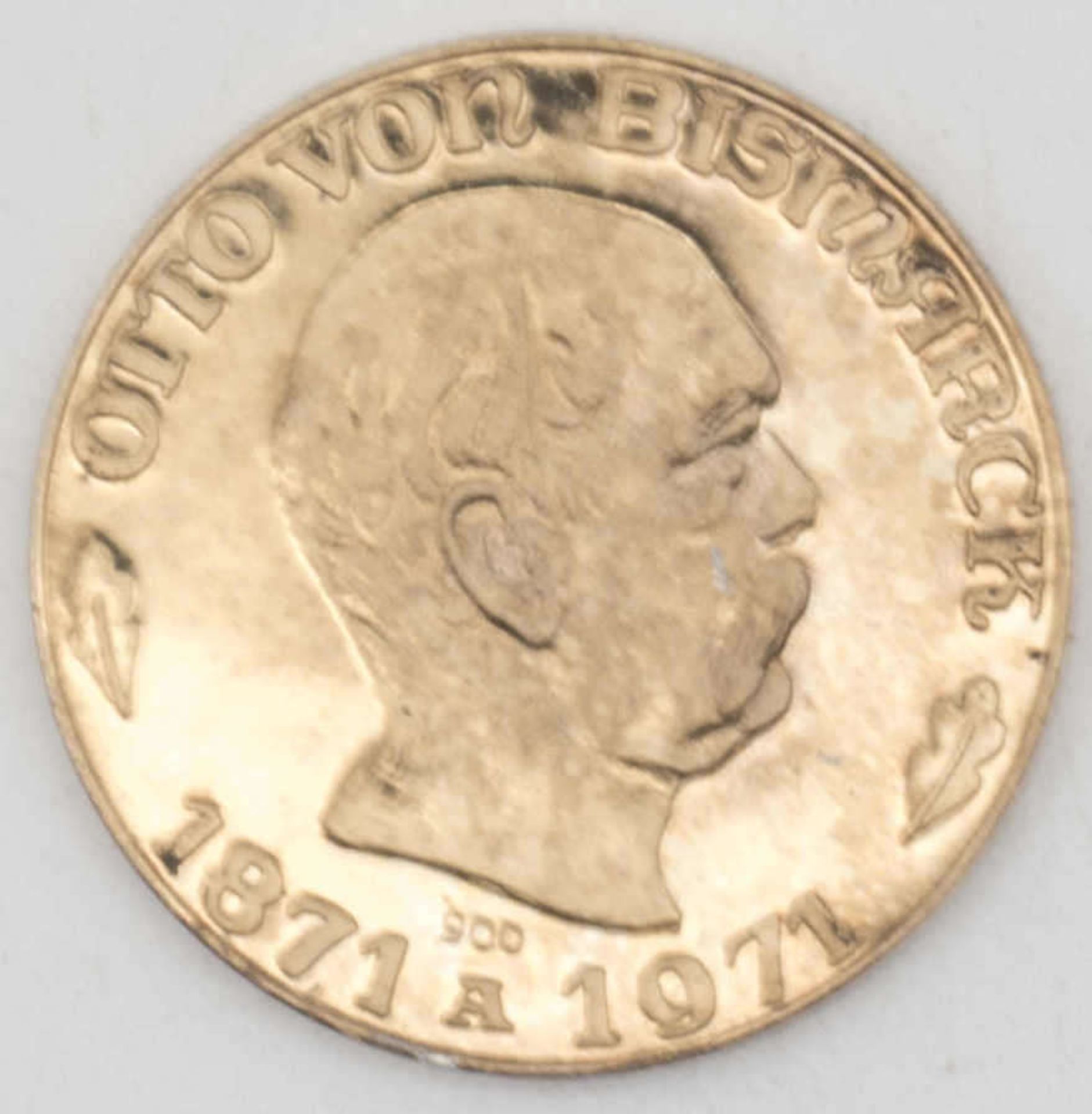 Goldmedaille "Otto von Bismarck" - Ewig lebt der Reichskanzler. Gold 900. Gewicht: ca. 6,5 g.