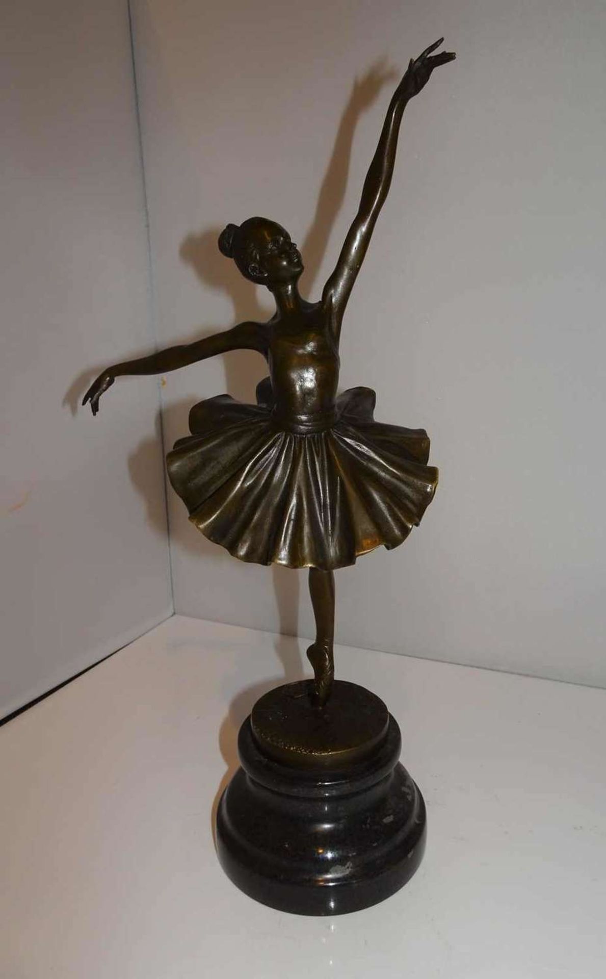 Bronze Skulptur im Jugendstil "Ballerina" , am Sockel signiert Milo (Miguel Fernando Lopez) und
