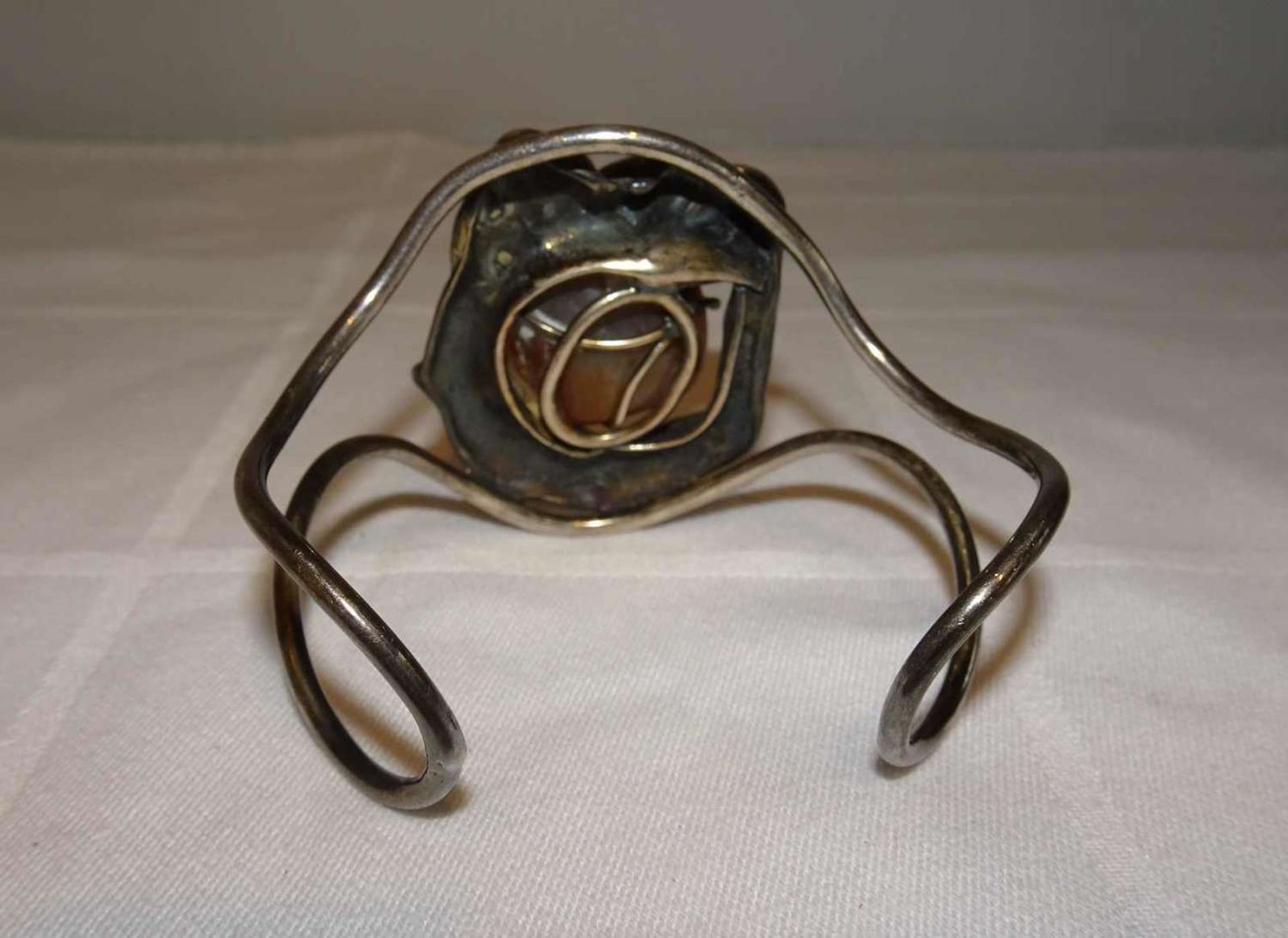 Armreif, Silber, besetzt mit 1 Achat. Handarbeit. Gewicht ca. 47,6 gr. Bangle, silver, set with 1 - Image 3 of 3