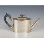 A George V silver teapot in the George III style, Edinburgh, 1912, makers mark of H&I for Hamilton &
