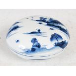 A Chinese porcelain blue and white circular shaped box and cover, late Qing Dynasty, decorated