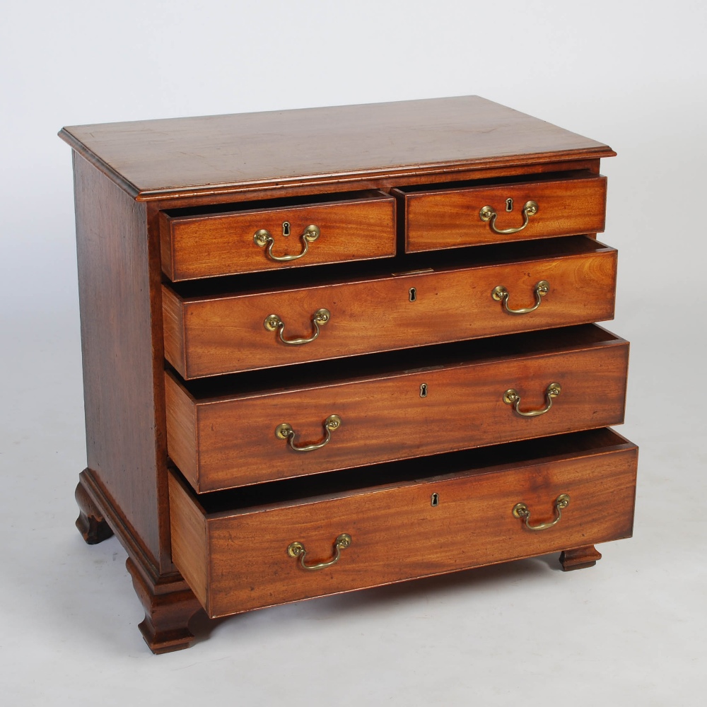 A George III mahogany chest of drawers of neat proportions, the rectangular top with moulded edge - Image 6 of 7