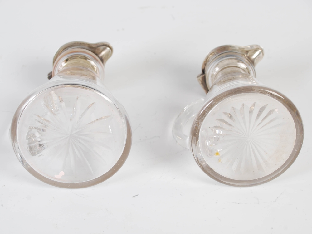 A near pair of George V silver mounted clear glass whisky noggins, Birmingham, 1917, makers mark - Image 6 of 6