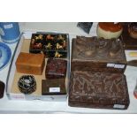 SEVEN ASSORTED BOXES INCLUDING TWO CARVED TRINKET BOXES, LACQUERED JEWEL BOX, INDIAN BRASS TRINKET