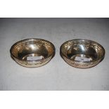 PAIR OF SHEFFIELD SILVER CIRCULAR BON BON DISHES WITH PIERCED RIM DETAIL, MAKERS MARK OF WALKER &