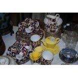 CROWN DERBY IMARI PATTERNED TEA SERVICE, TOGETHER WITH A CHILD'S DECO STYLE YELLOW SELF COLOURED TEA