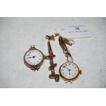 AN 18CT GOLD CASED LADIES WRIST WATCH WITH WHITE ARABIC NUMERAL DIAL, STRAP BROKEN, TOGETHER WITH