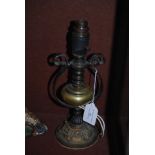 LATE 19TH/EARLY 20TH CENTURY BRASS SHIPS LAMP WITH GIMBLE ACTION