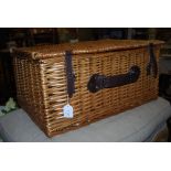 WICKER PICNIC BASKET