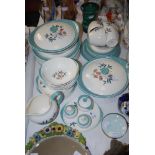 LARGE COLLECTION OF WEDGWOOD BEACON BARLASTON PATTERNED TEA AND DINNER SERVICE