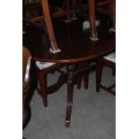 REPRODUCTION MAHOGANY TWIN PEDESTAL DINING TABLE WITH TWO ADDITIONAL LEAVES