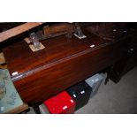 19TH CENTURY MAHOGANY PEMBROKE TABLE WITH SINGLE FRIEZE DRAWER SUPPORTED ON TURNED LEGS