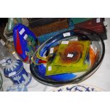 FOUR PIECES OF ART GLASSWARE INCLUDING CIRCULAR FRUIT BOWL, TWO SHALLOW DISHES AND A VASE