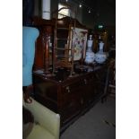 EARLY 20TH CENTURY MAHOGANY MIRROR BACK SIDEBOARD WITH TWO FRIEZE DRAWERS AND THREE PANELLED DOORS