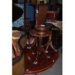 COLLECTION OF ASSORTED FURNITURE TO INCLUDE REPRODUCTION MAHOGANY OVAL COFFEE TABLE, MAHOGANY WINE